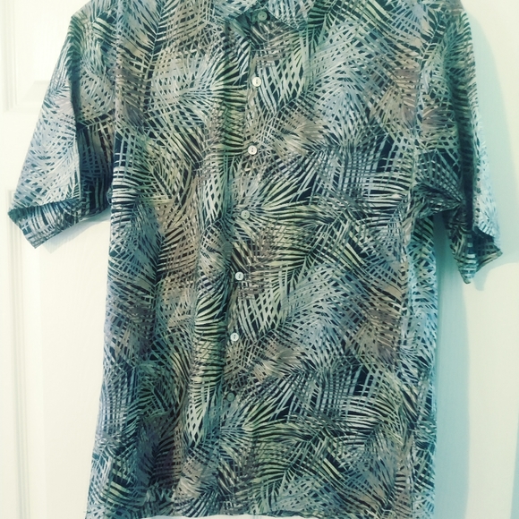 ๐TORI RICHARD NEW TROPICAL SHIRTS๐ - Picture 3 of 7